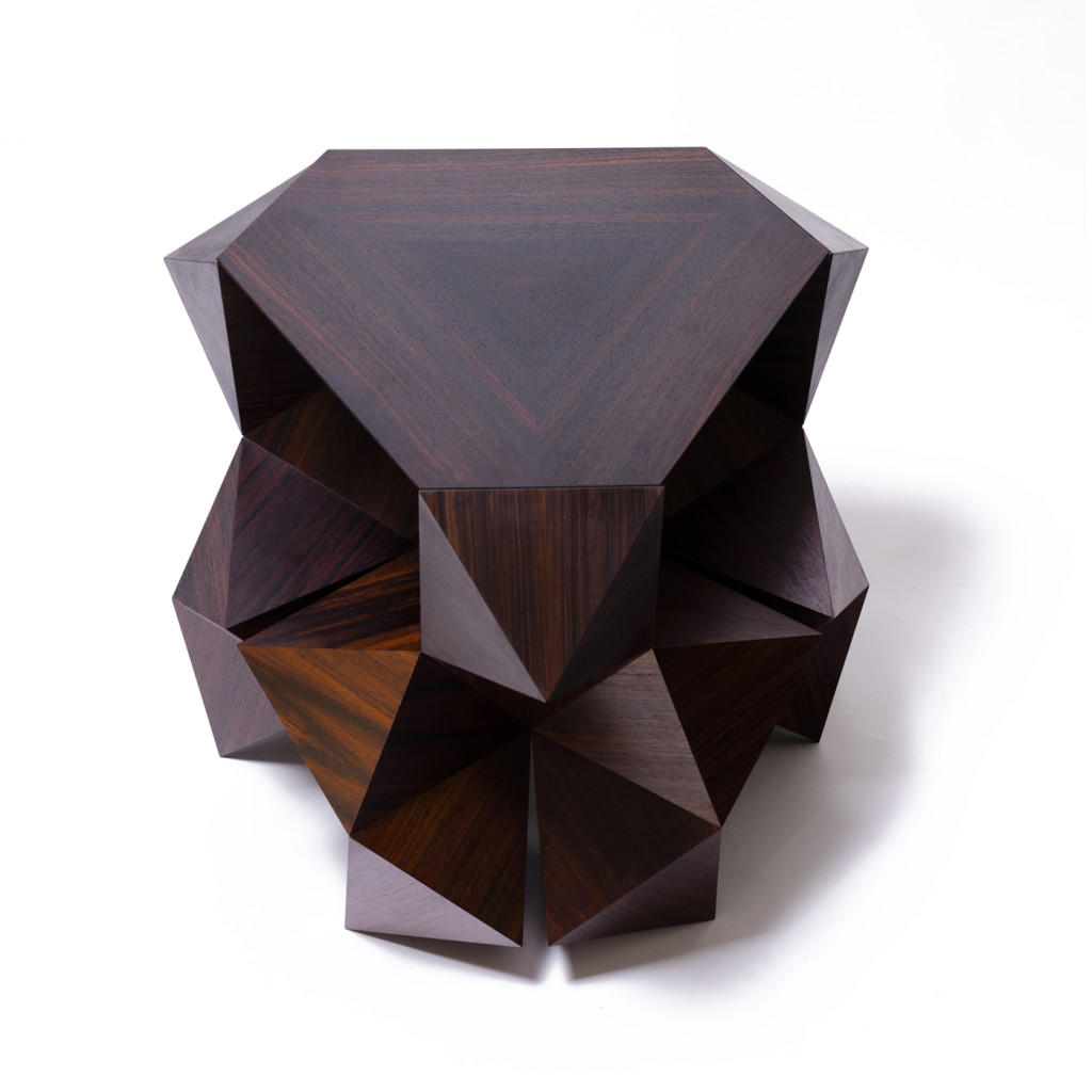 2015
Lauro Preto Wood
55 x 55 x h46 cm
Handmade by the artist
Limited editions of 8
